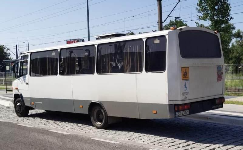 Mercedes-Benz Vario 814D 38+12 - אוטובוס פרברים: תמונה 2 Mercedes-Benz Vario 814D 38+12 - אוטובוס פרברים: תמונה 2