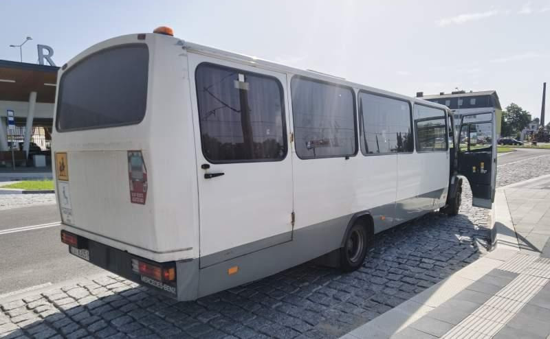 Mercedes-Benz Vario 814D 38+12 - אוטובוס פרברים: תמונה 3 Mercedes-Benz Vario 814D 38+12 - אוטובוס פרברים: תמונה 3