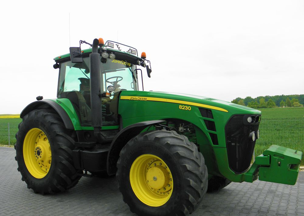 טרקטור חקלאי John Deere 8230 POWERSHIFT , Amortyzowna przednia os, Nie Malowany , Stan Bardzo Dobry: תמונה 6
