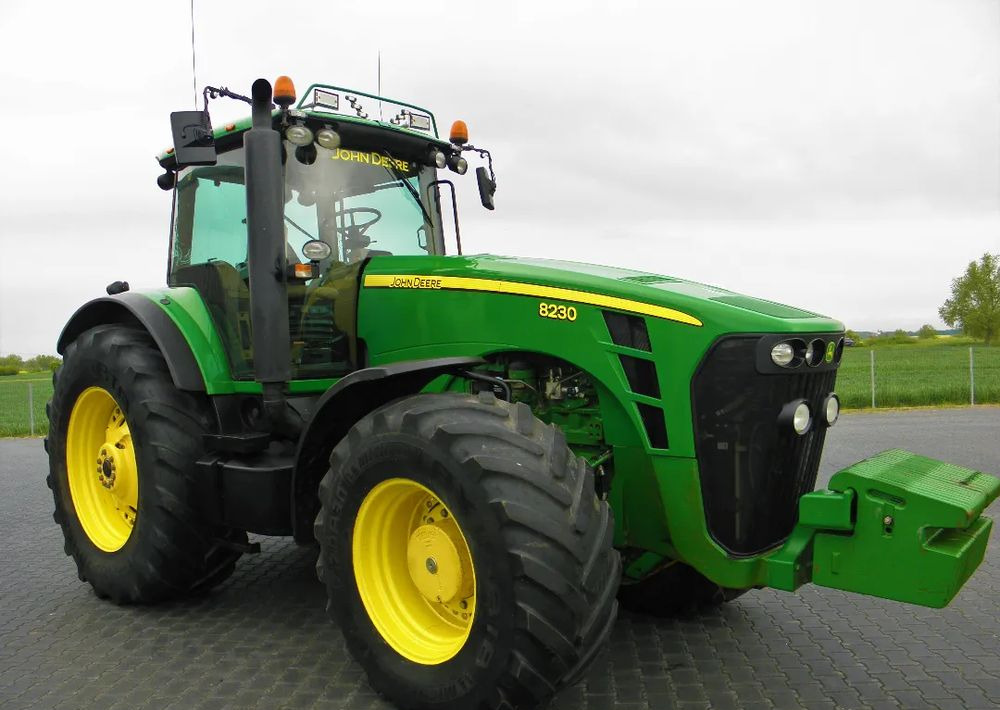 טרקטור חקלאי John Deere 8230 POWERSHIFT , Amortyzowna przednia os, Nie Malowany , Stan Bardzo Dobry: תמונה 8