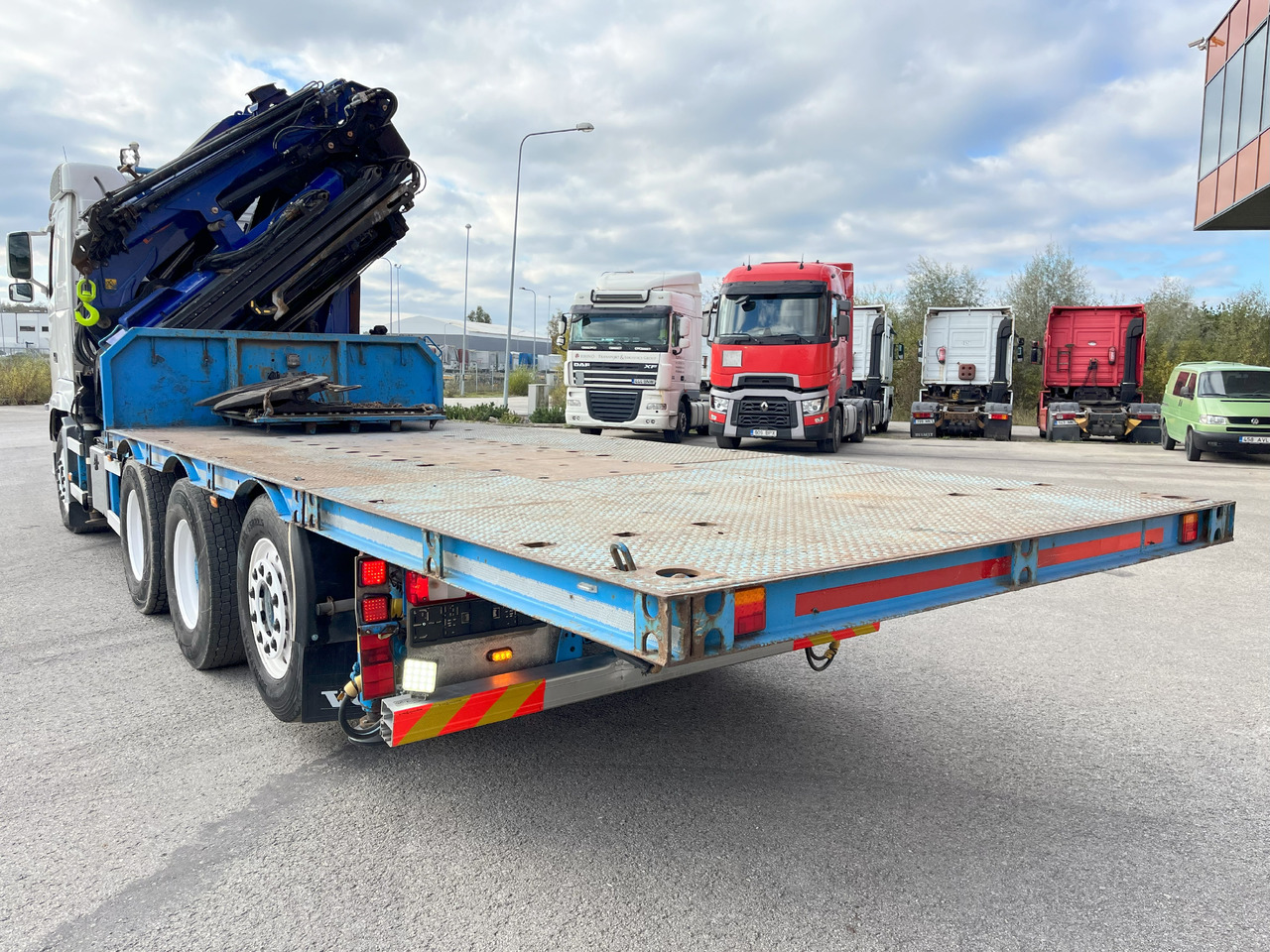 VOLVO FH 8x4 + Crane 48tm year 2006 + Jib + platform + tractor - משאית מנוף: תמונה 5 VOLVO FH 8x4 + Crane 48tm year 2006 + Jib + platform + tractor - משאית מנוף: תמונה 5