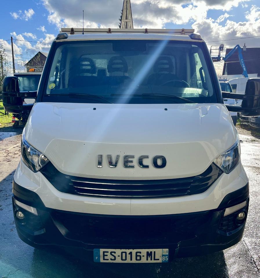 IVECO Daily 35-180 35c18 plateau - כלי רכב מסחרי במיטה שטוחה: תמונה 2 IVECO Daily 35-180 35c18 plateau - כלי רכב מסחרי במיטה שטוחה: תמונה 2