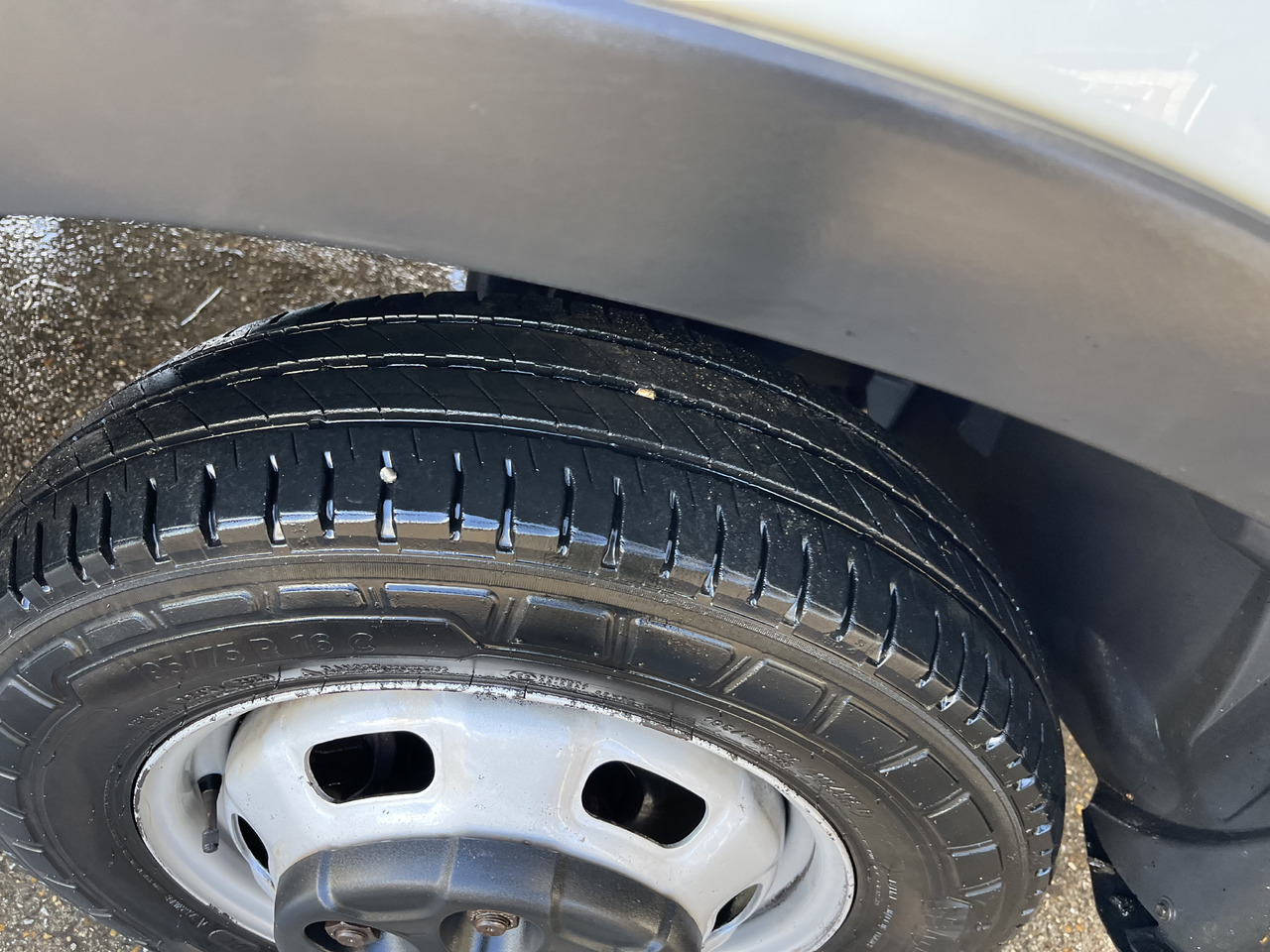 IVECO Daily 35-180 35c18 plateau - כלי רכב מסחרי במיטה שטוחה: תמונה 4 IVECO Daily 35-180 35c18 plateau - כלי רכב מסחרי במיטה שטוחה: תמונה 4