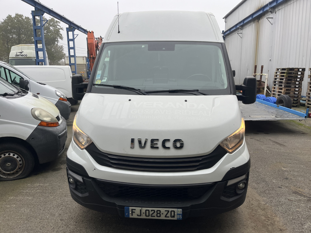 Iveco 35-180 35s18 11M3 - כלי רכב מסחרי עם לוח: תמונה 2 Iveco 35-180 35s18 11M3 - כלי רכב מסחרי עם לוח: תמונה 2