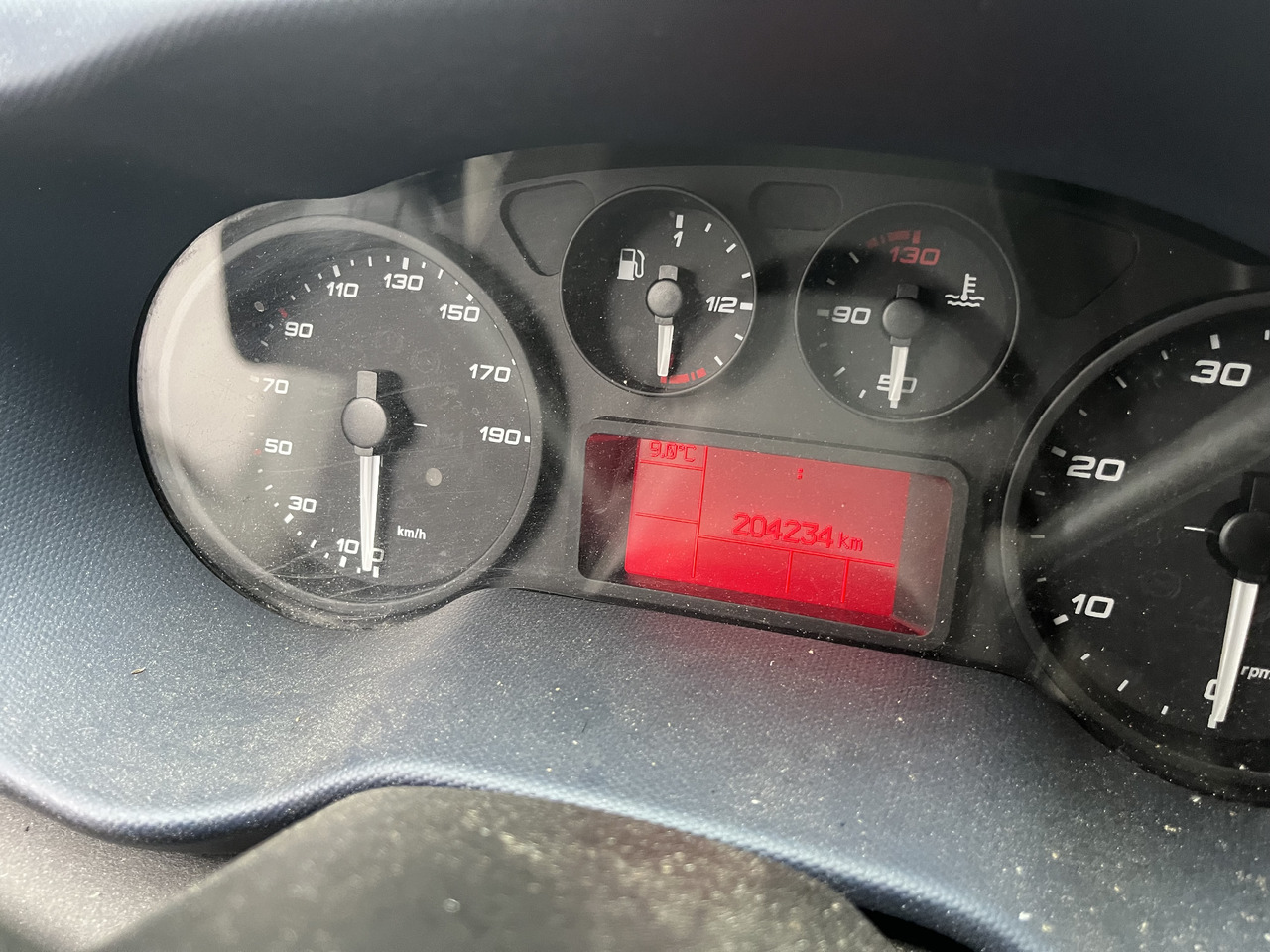 כלי רכב מסחרי עם לוח Iveco 35-180 35s18 11M3: תמונה 7 כלי רכב מסחרי עם לוח Iveco 35-180 35s18 11M3: תמונה 7