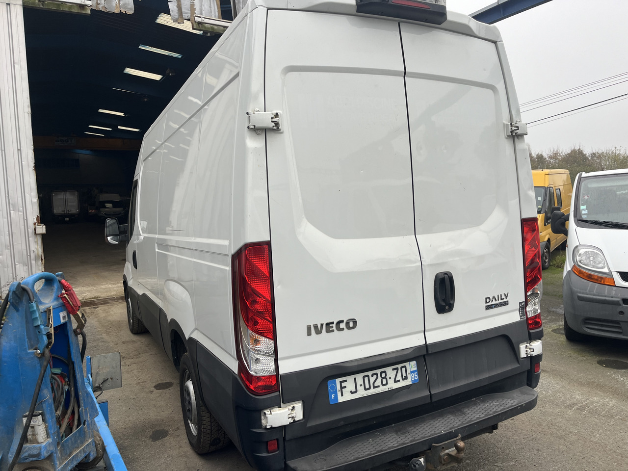 Iveco 35-180 35s18 11M3 - כלי רכב מסחרי עם לוח: תמונה 3 Iveco 35-180 35s18 11M3 - כלי רכב מסחרי עם לוח: תמונה 3