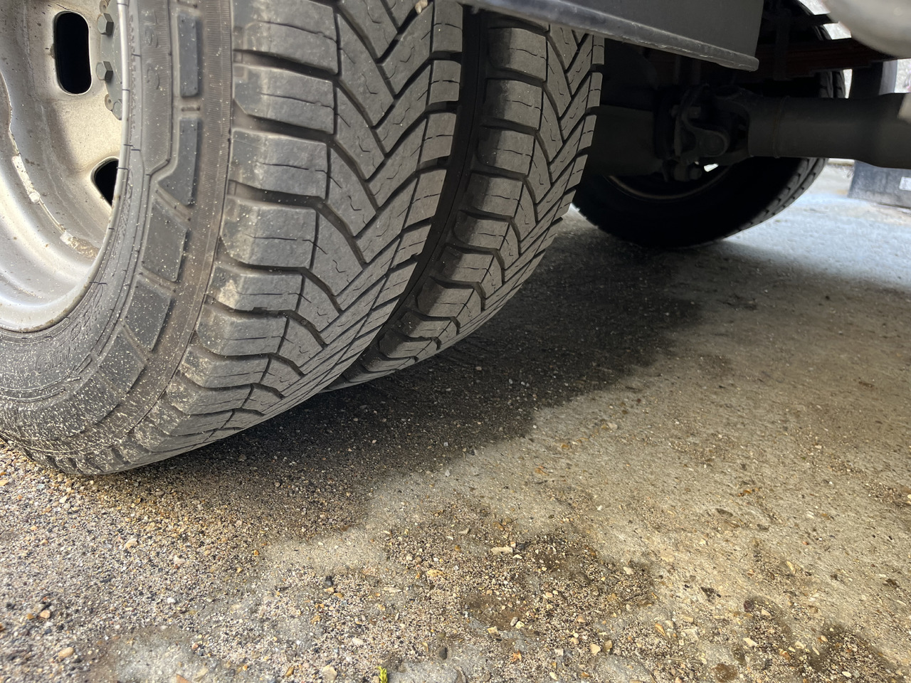 Iveco Daily 35-180 plateau dépannage dépanneuse porte voiture - כלי רכב מסחרי במיטה שטוחה: תמונה 5 Iveco Daily 35-180 plateau dépannage dépanneuse porte voiture - כלי רכב מסחרי במיטה שטוחה: תמונה 5
