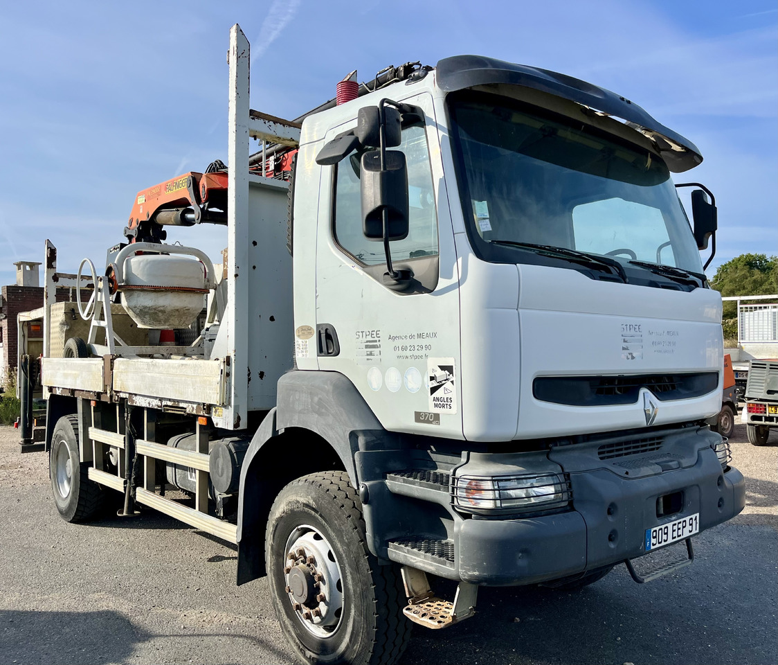 RENAULT Kerax 370dci 4x4 plateau grue Palfinger pk29002 - משאית צד נופל/ שטוחה, משאית מנוף: תמונה 2 RENAULT Kerax 370dci 4x4 plateau grue Palfinger pk29002 - משאית צד נופל/ שטוחה, משאית מנוף: תמונה 2