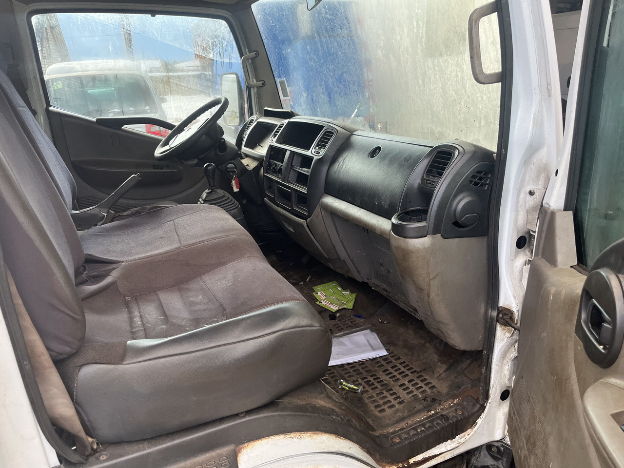 Renault Maxity 2l5 dci 130cv double cabine plateau - כלי רכב מסחרי במיטה שטוחה: תמונה 4 Renault Maxity 2l5 dci 130cv double cabine plateau - כלי רכב מסחרי במיטה שטוחה: תמונה 4