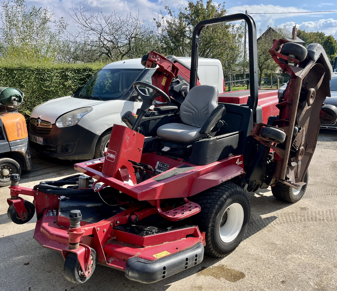 TORO 4000d 4000 d groundsmaster - מכסחת גינה: תמונה 1 TORO 4000d 4000 d groundsmaster - מכסחת גינה: תמונה 1