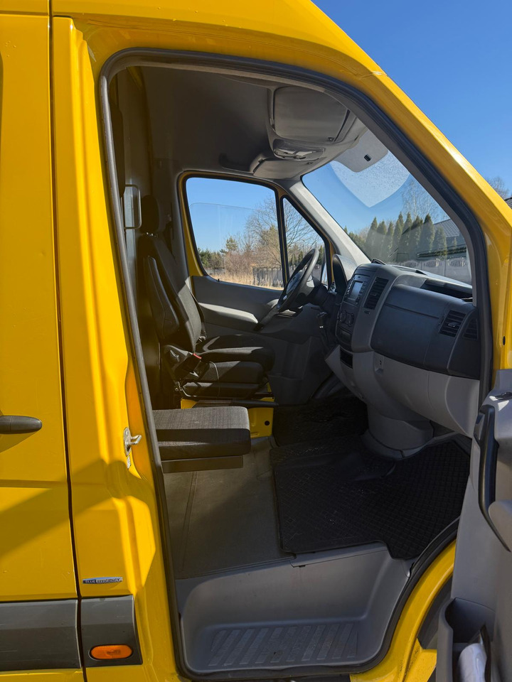 כלי רכב מסחרי עם לוח Mercedes Sprinter 314 CDI: תמונה 11