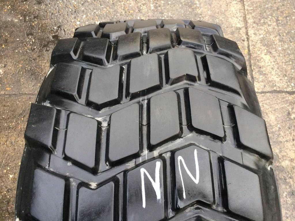 Michelin 525/65R20.5 XS - USED NN 95% - צמיג עבור מכונה חקלאית: תמונה 2 Michelin 525/65R20.5 XS - USED NN 95% - צמיג עבור מכונה חקלאית: תמונה 2