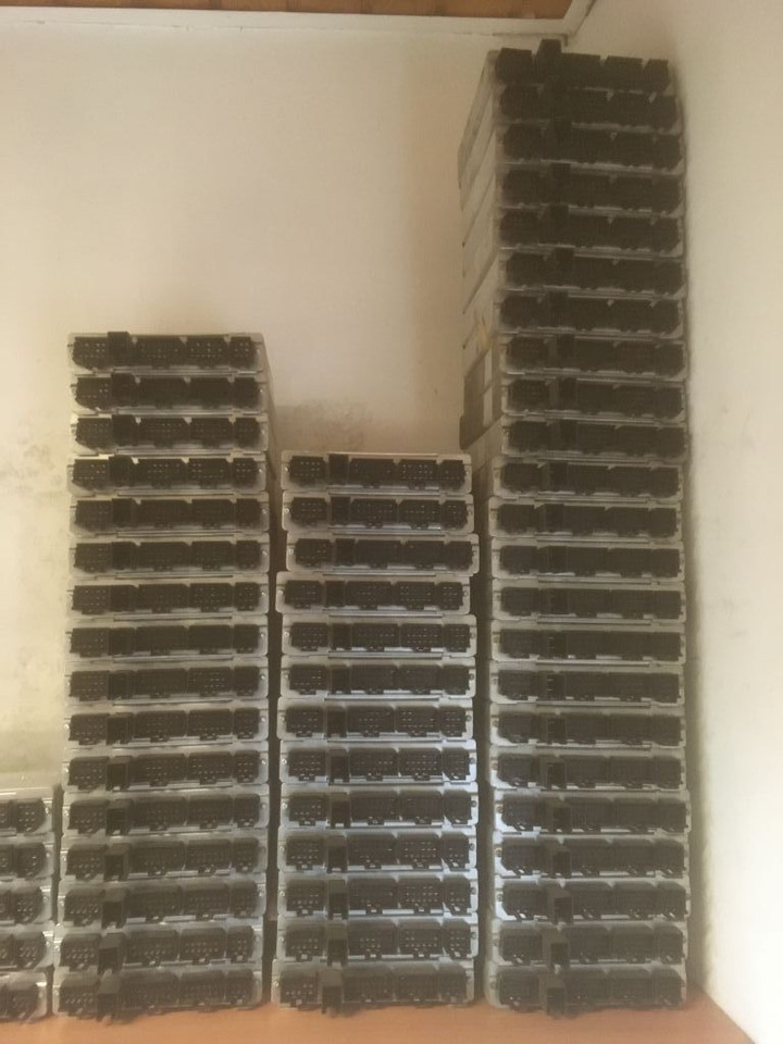 Mercedes-Benz Temic A0004460803 FPS 3.1 Steuergerät A 000 446 08 03 - מערכת חשמל עבור אוטובוס: תמונה 3 Mercedes-Benz Temic A0004460803 FPS 3.1 Steuergerät A 000 446 08 03 - מערכת חשמל עבור אוטובוס: תמונה 3