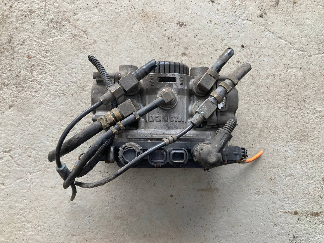 Wabco Wabco Bremse 4801041060 Ventil EBS 81521066071 Achsmodulator 81521066058 8 - חלקי חילוף: תמונה 1 Wabco Wabco Bremse 4801041060 Ventil EBS 81521066071 Achsmodulator 81521066058 8 - חלקי חילוף: תמונה 1