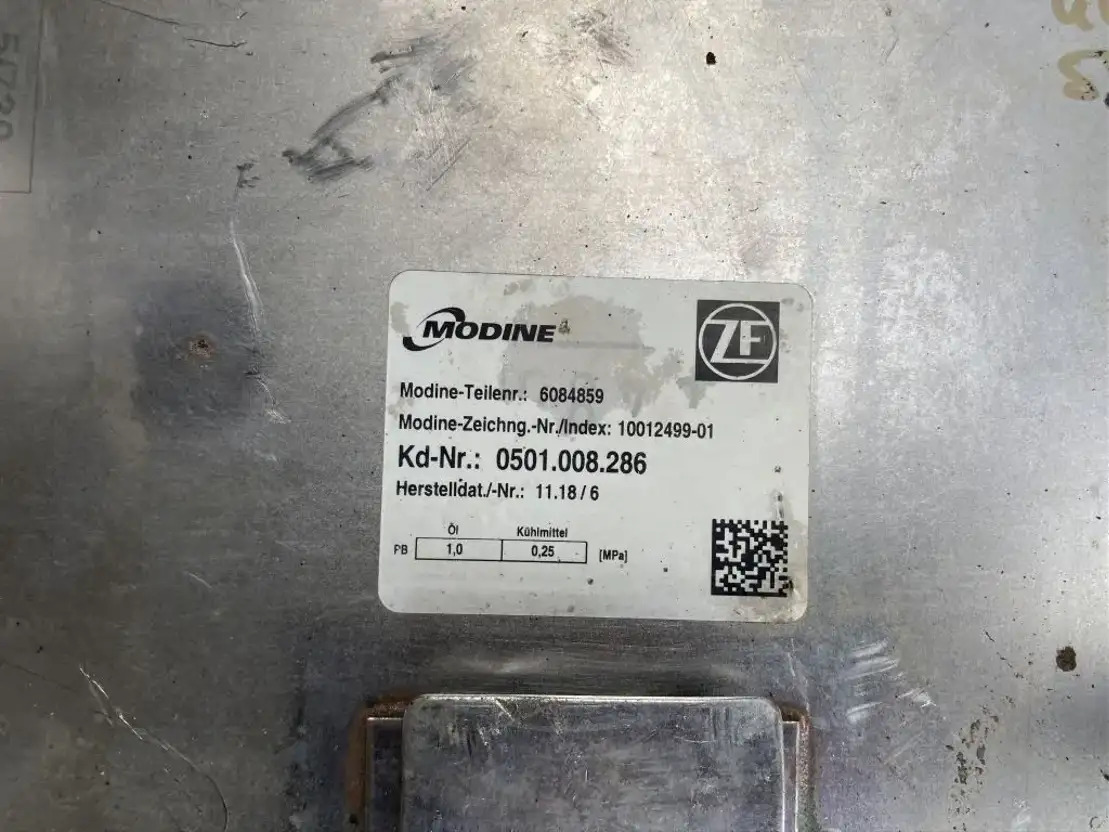 ZF ZF Ölkühler Wärmetauscher Getriebeölkühler Modine 0501.008.286 6084859 - תיבת הילוכים וחלקים עבור אוטובוס: תמונה 2 ZF ZF Ölkühler Wärmetauscher Getriebeölkühler Modine 0501.008.286 6084859 - תיבת הילוכים וחלקים עבור אוטובוס: תמונה 2