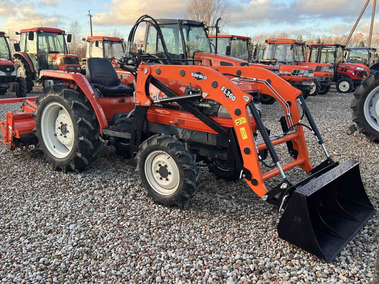 Kubota GL25 - טרקטור קומפקטי: תמונה 1 Kubota GL25 - טרקטור קומפקטי: תמונה 1