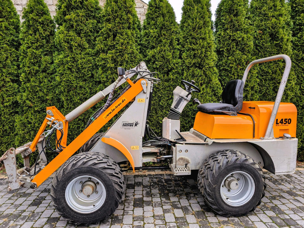INTRAC L450 - מכונה חקלאית: תמונה 1 INTRAC L450 - מכונה חקלאית: תמונה 1