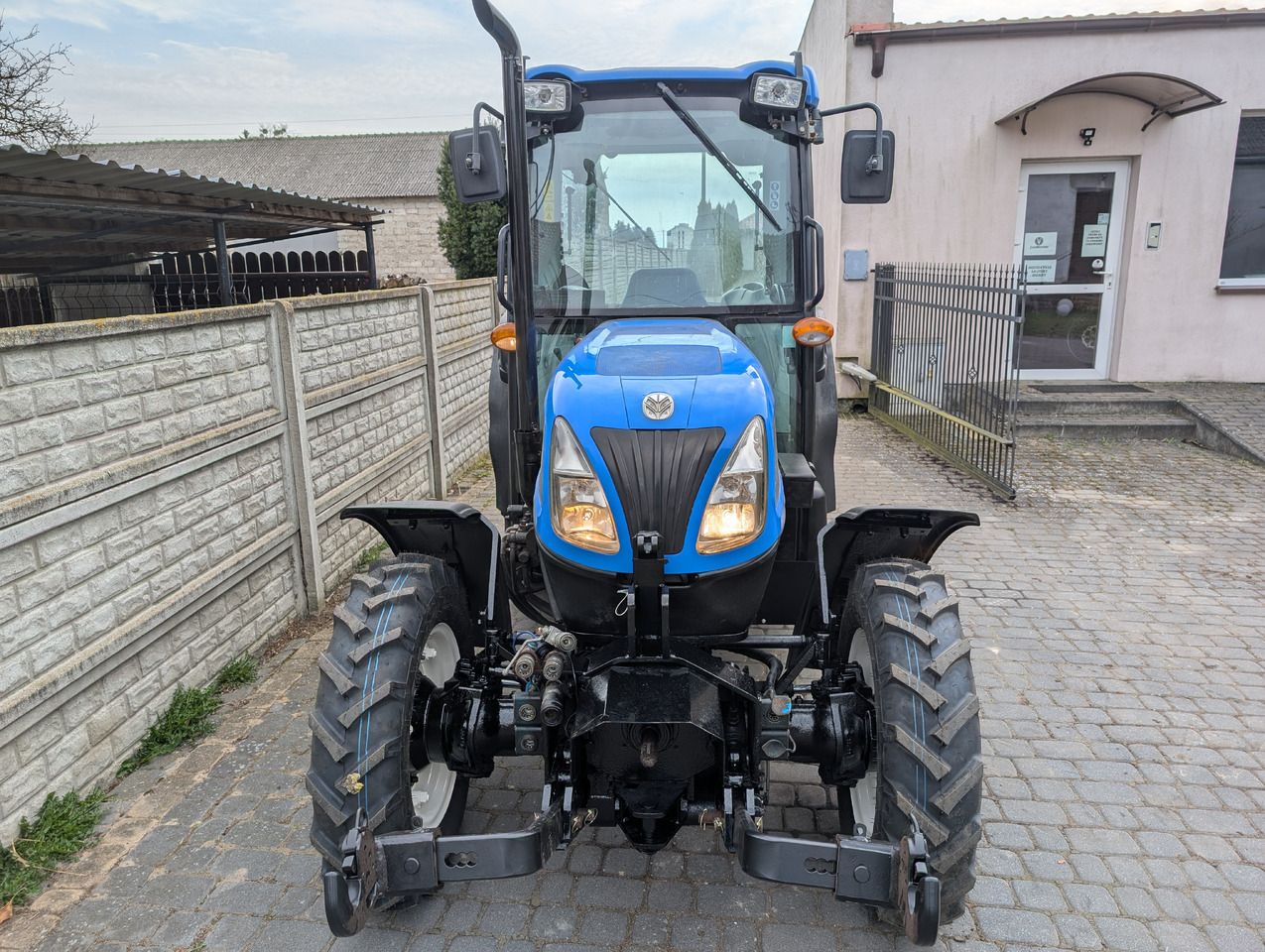 New Holland T4030F - טרקטור קומפקטי: תמונה 4 New Holland T4030F - טרקטור קומפקטי: תמונה 4