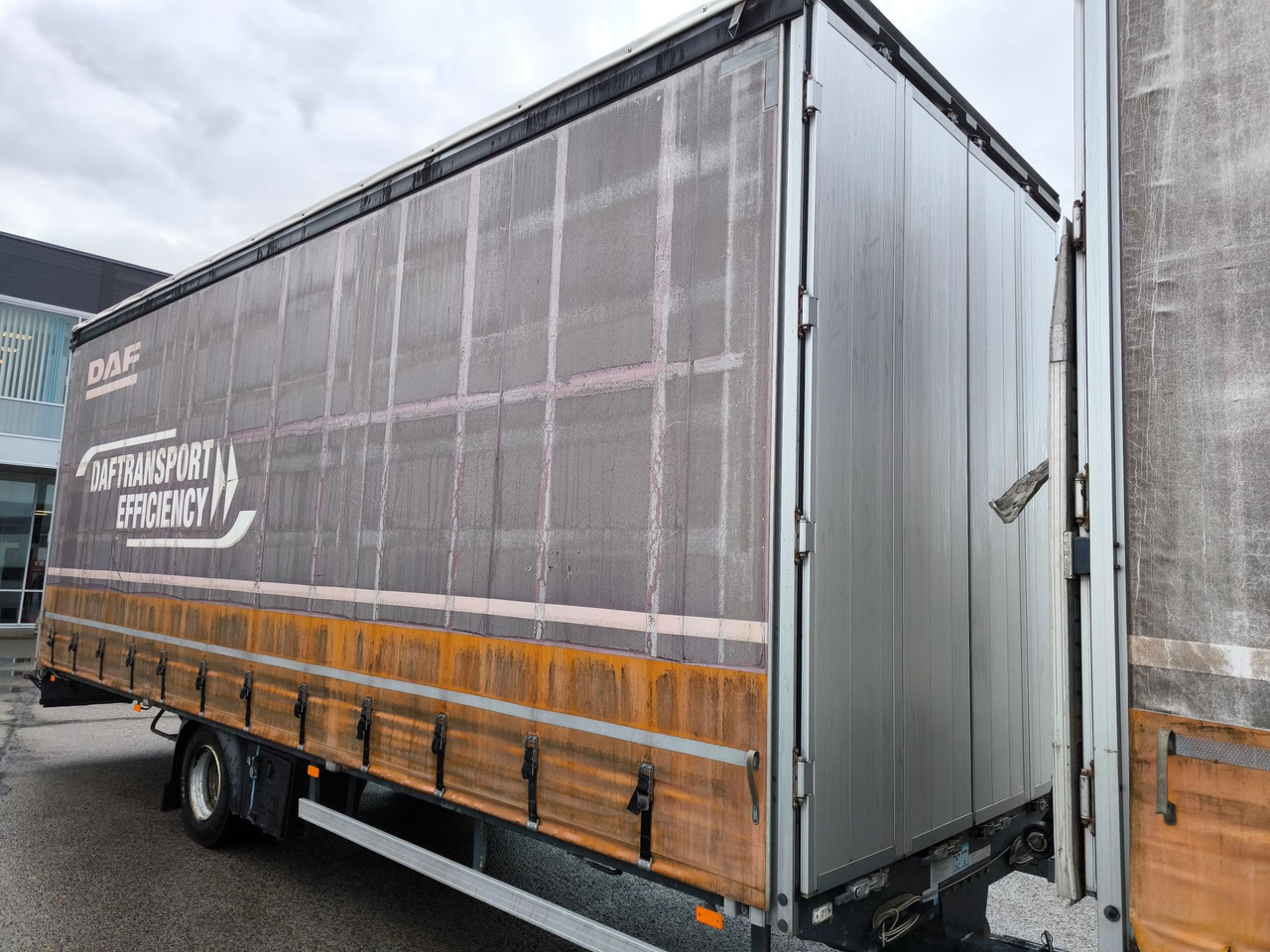 DAF LF 280 FA - משאית וילונות צד: תמונה 5 DAF LF 280 FA - משאית וילונות צד: תמונה 5