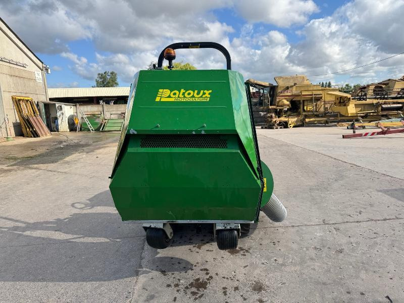 JOHN DEERE 1026R - טרקטור חקלאי: תמונה 3 JOHN DEERE 1026R - טרקטור חקלאי: תמונה 3