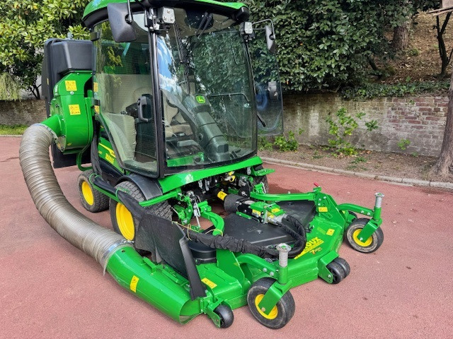 JOHN DEERE 1585 - מכסחת גינה: תמונה 1 JOHN DEERE 1585 - מכסחת גינה: תמונה 1