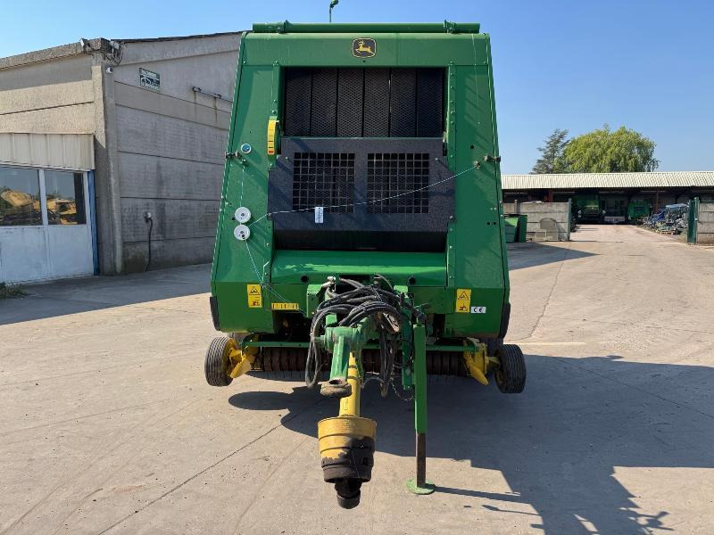 JOHN DEERE 592 - מכונת צרור עגולה: תמונה 3 JOHN DEERE 592 - מכונת צרור עגולה: תמונה 3