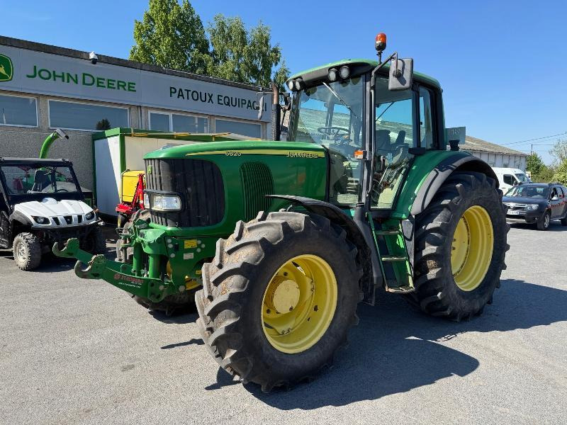 JOHN DEERE 6820 - טרקטור חקלאי: תמונה 1 JOHN DEERE 6820 - טרקטור חקלאי: תמונה 1