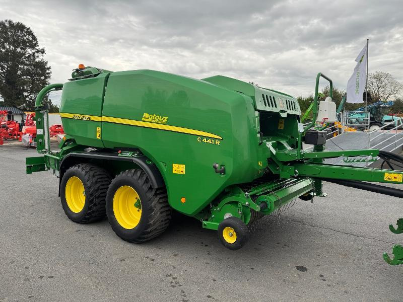 JOHN DEERE C441R - מכונת צרור עגולה, עוטף צרור: תמונה 4 JOHN DEERE C441R - מכונת צרור עגולה, עוטף צרור: תמונה 4