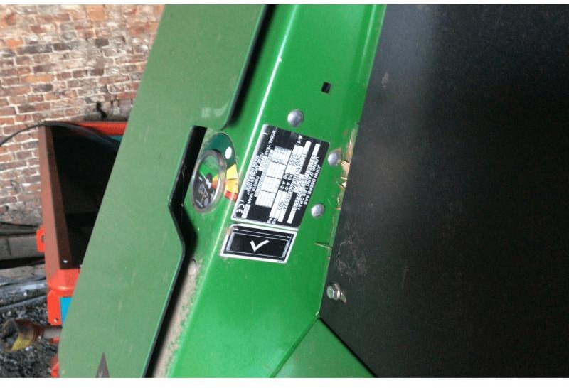 JOHN DEERE V461M - מכונת צרור עגולה: תמונה 3 JOHN DEERE V461M - מכונת צרור עגולה: תמונה 3