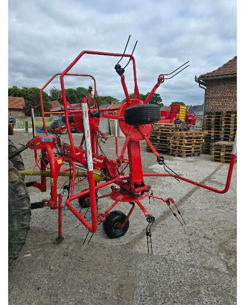 KVERNELAND 8046 - גורף/ מגרפה: תמונה 1 KVERNELAND 8046 - גורף/ מגרפה: תמונה 1