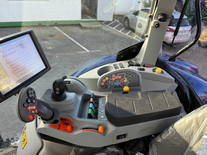 טרקטור חקלאי NEW-HOLLAND T7.245 AC: תמונה 9