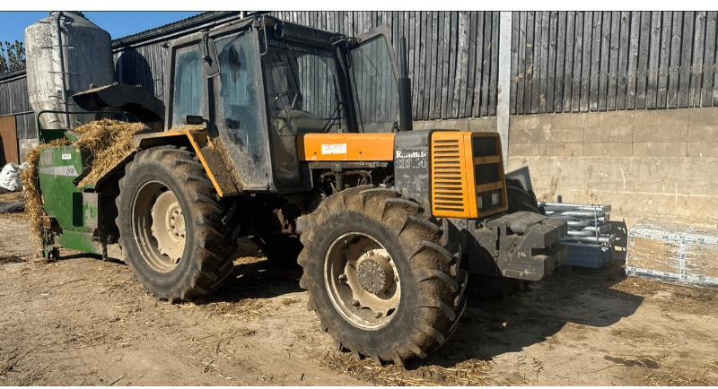 RENAULT 133-14 T - טרקטור חקלאי: תמונה 1 RENAULT 133-14 T - טרקטור חקלאי: תמונה 1
