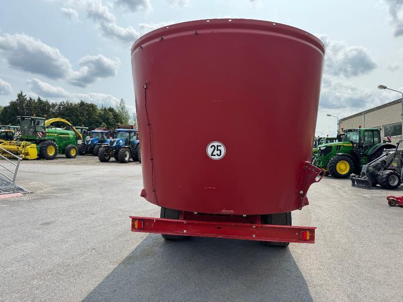STRAUTMANN VERTIMIX 2401 - עגלת מערבל מספוא: תמונה 3 STRAUTMANN VERTIMIX 2401 - עגלת מערבל מספוא: תמונה 3