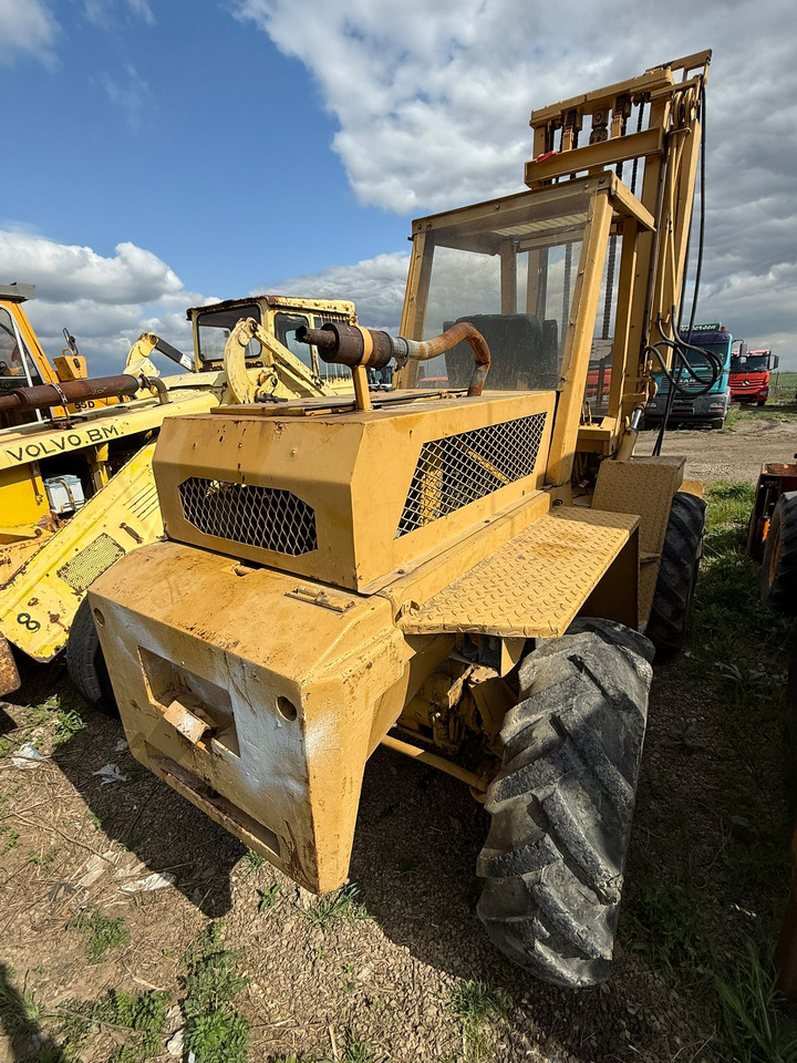 BROBUS BH40 STACKER - מלגזת שטח קשה: תמונה 3 BROBUS BH40 STACKER - מלגזת שטח קשה: תמונה 3