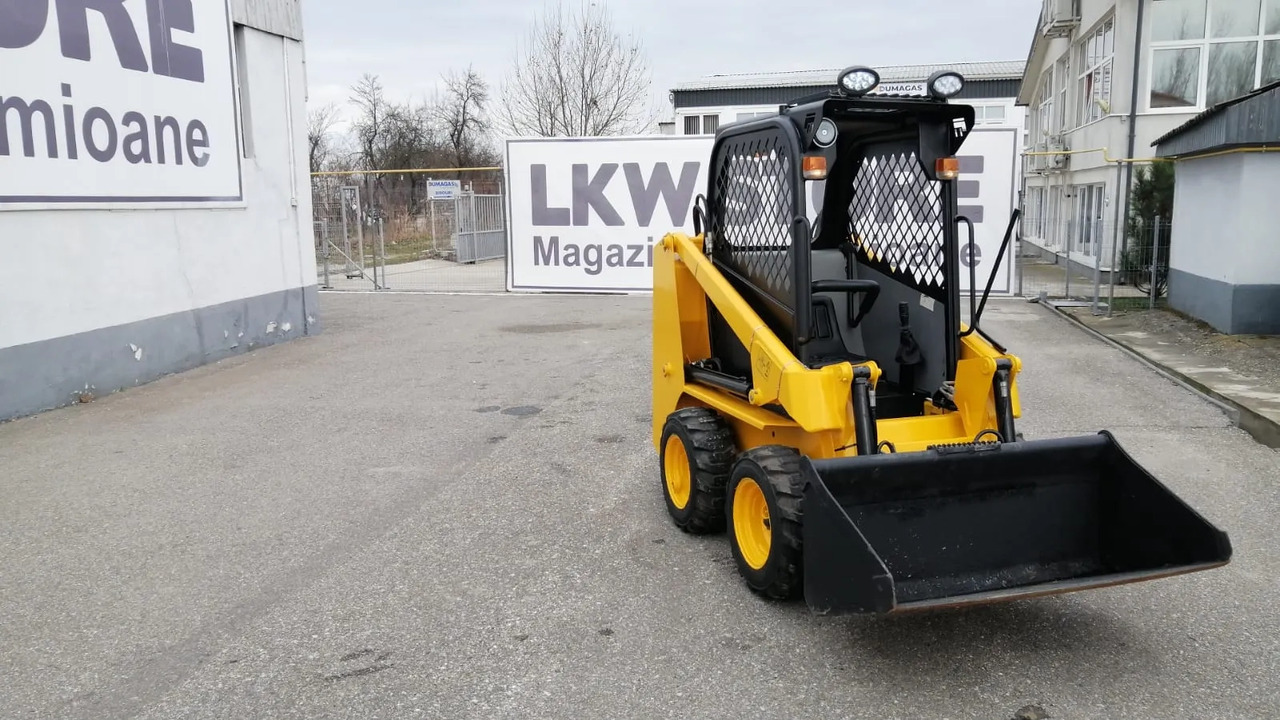 Bobcat Front Loader Ram Italia FM 120 – Hammer Installation - מעמיס היגוי החלקה: תמונה 2 Bobcat Front Loader Ram Italia FM 120 – Hammer Installation - מעמיס היגוי החלקה: תמונה 2