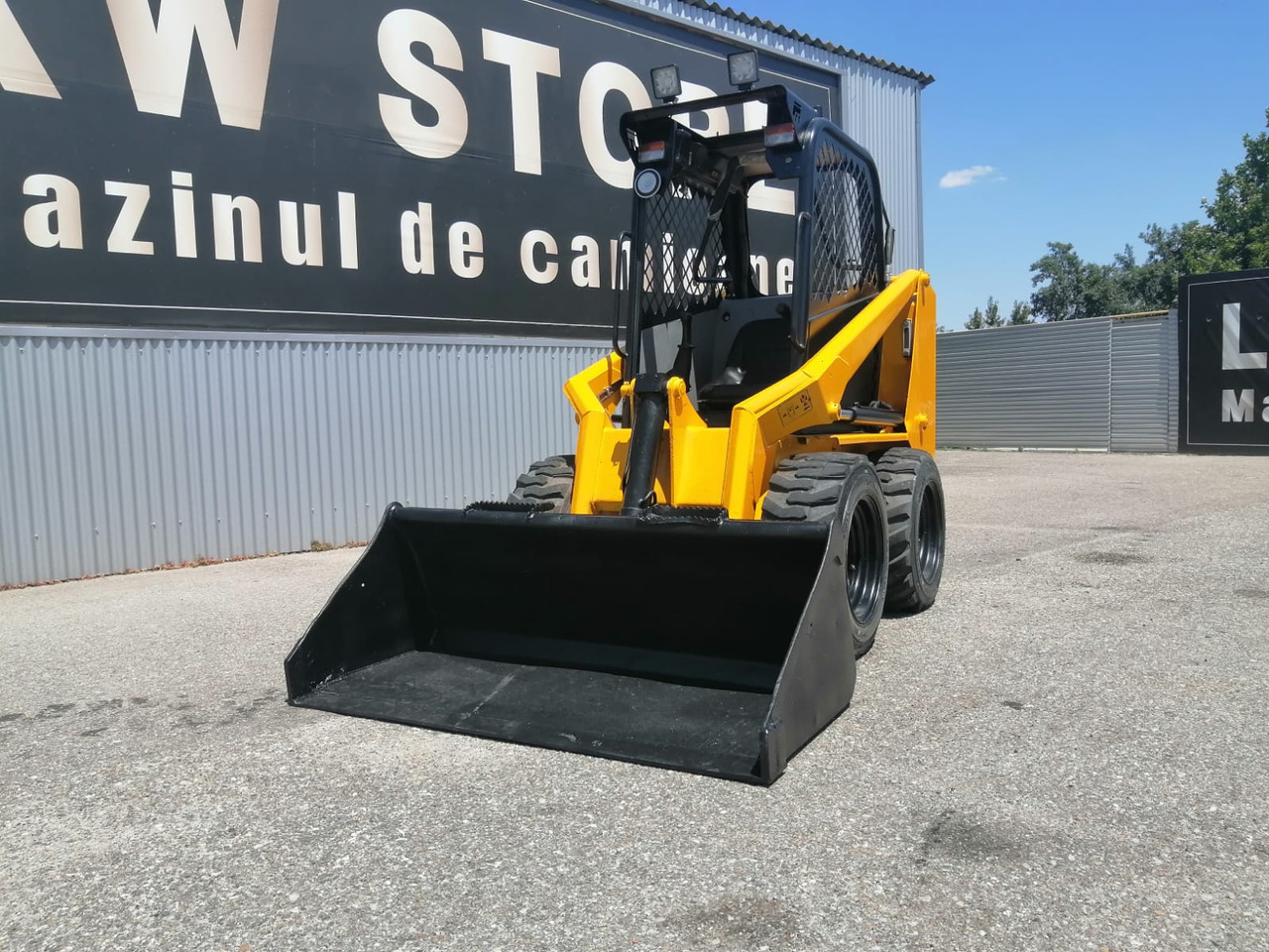 Bobcat SKID TYRE FRONT LOADER RAM ITALY - מעמיס היגוי החלקה: תמונה 1 Bobcat SKID TYRE FRONT LOADER RAM ITALY - מעמיס היגוי החלקה: תמונה 1