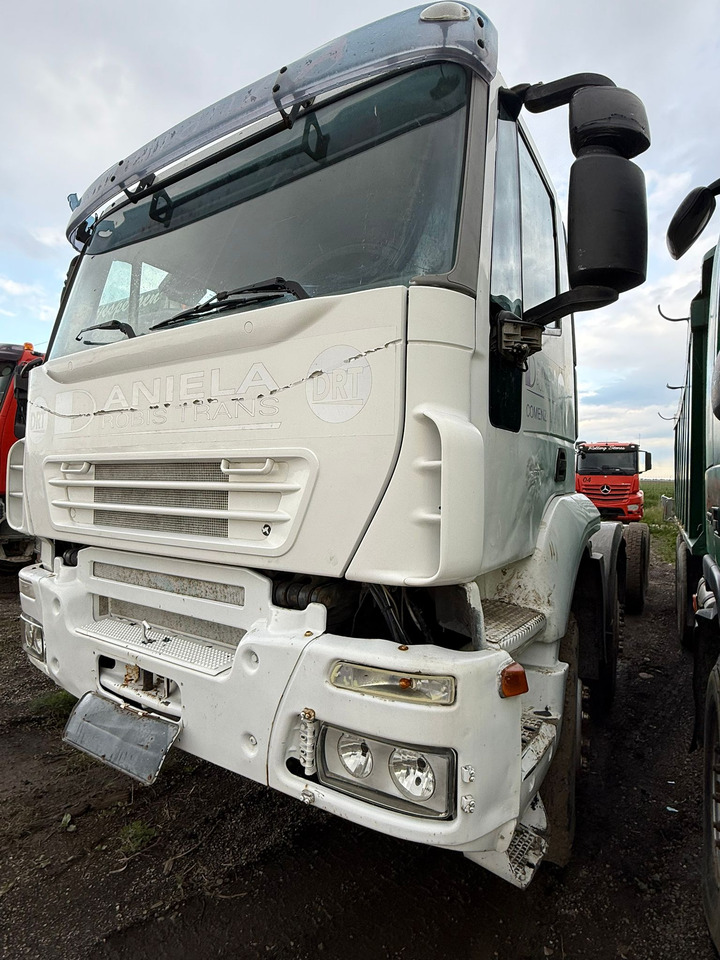 IVECO TRAKKER CHASSIS - משאית עם שלדת תא: תמונה 1 IVECO TRAKKER CHASSIS - משאית עם שלדת תא: תמונה 1