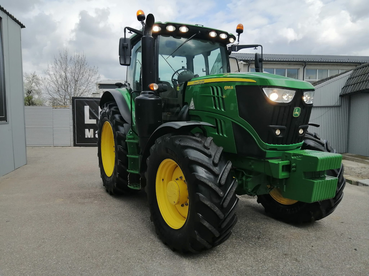 John Deere 6195R 4WD, Auto Trac + Activare !!! TOP !!! - טרקטור חקלאי: תמונה 3 John Deere 6195R 4WD, Auto Trac + Activare !!! TOP !!! - טרקטור חקלאי: תמונה 3