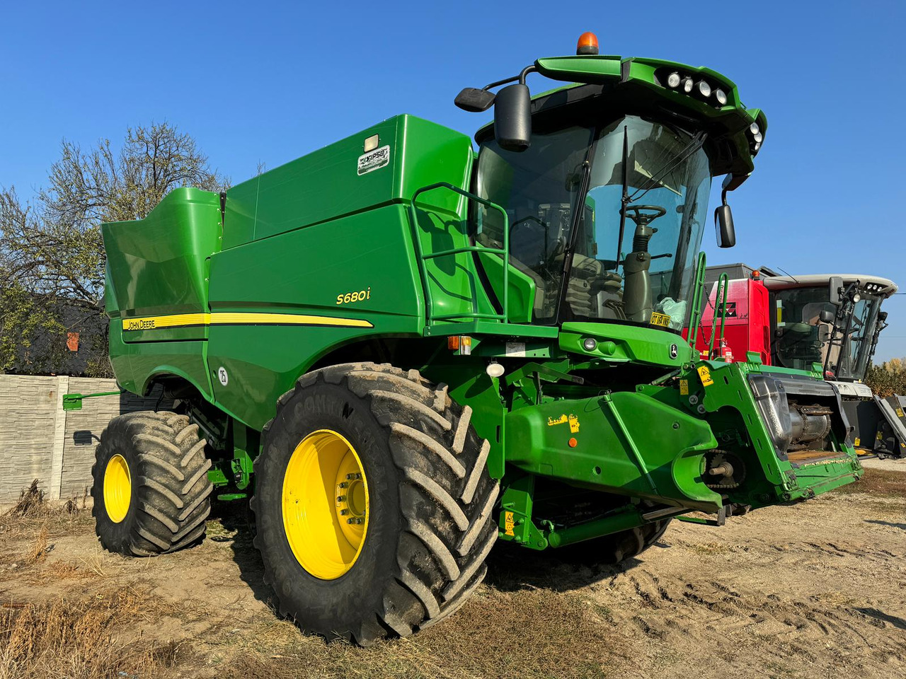 John Deere S680i combine + 635X Header + Zurn trailer - מקצרת קומבינה: תמונה 1 John Deere S680i combine + 635X Header + Zurn trailer - מקצרת קומבינה: תמונה 1