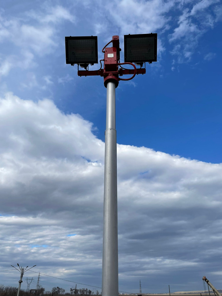 KRONENBURG K45 FIRE TRUCK - משאית אש: תמונה 4 KRONENBURG K45 FIRE TRUCK - משאית אש: תמונה 4