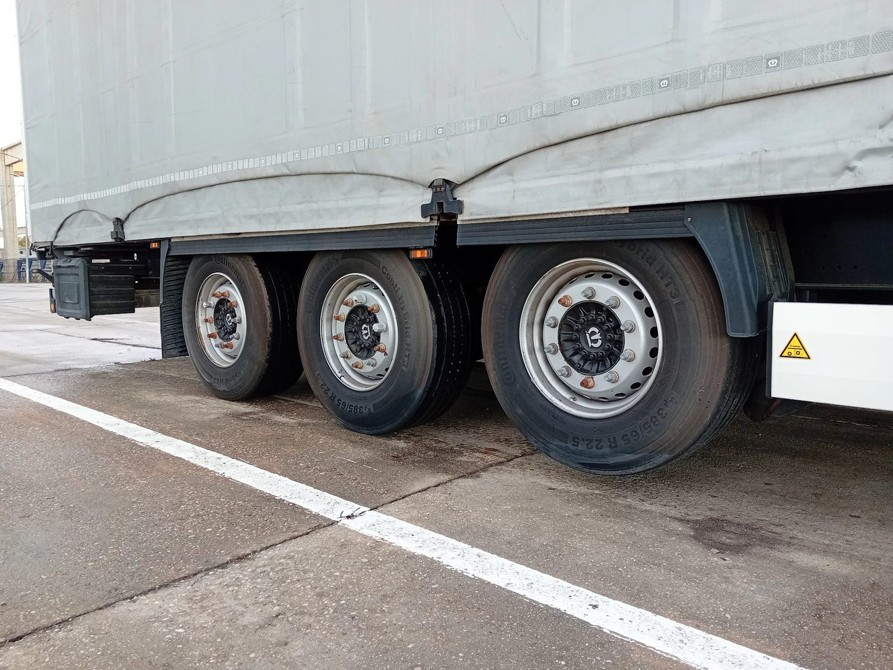 Krone Sliding Tarpaulin Semi-trailer Standard, TOP ! - סמיטריילר עם וילונות צד: תמונה 2 Krone Sliding Tarpaulin Semi-trailer Standard, TOP ! - סמיטריילר עם וילונות צד: תמונה 2