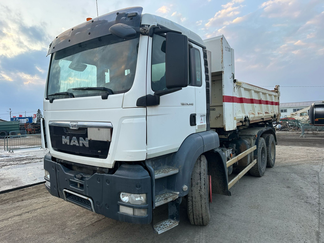 MAN TGS 24.440 Tipper - מזהיר: תמונה 2 MAN TGS 24.440 Tipper - מזהיר: תמונה 2