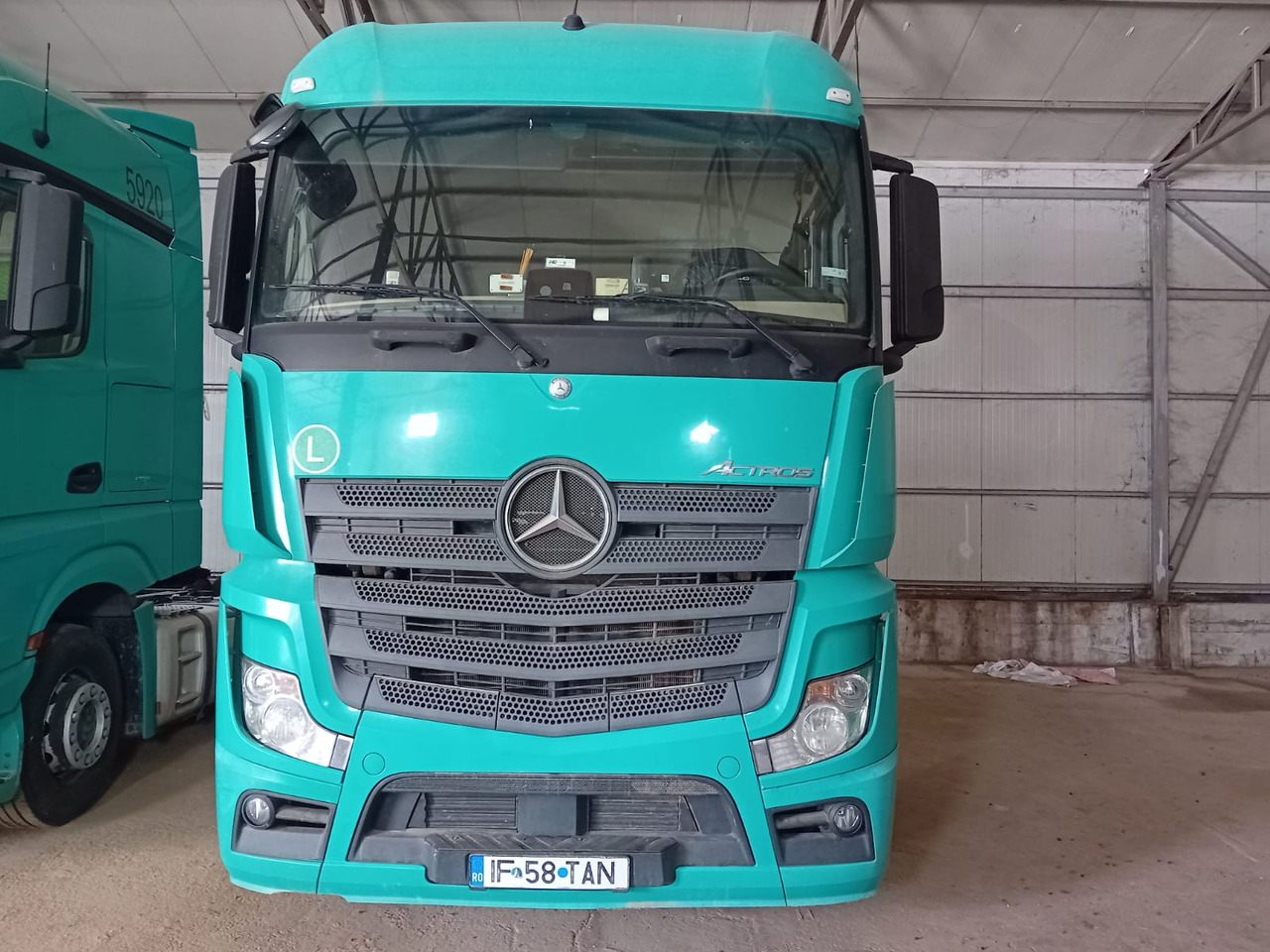 Mercedes-Benz Actros 18.45 - יחידת טרקטור: תמונה 3 Mercedes-Benz Actros 18.45 - יחידת טרקטור: תמונה 3