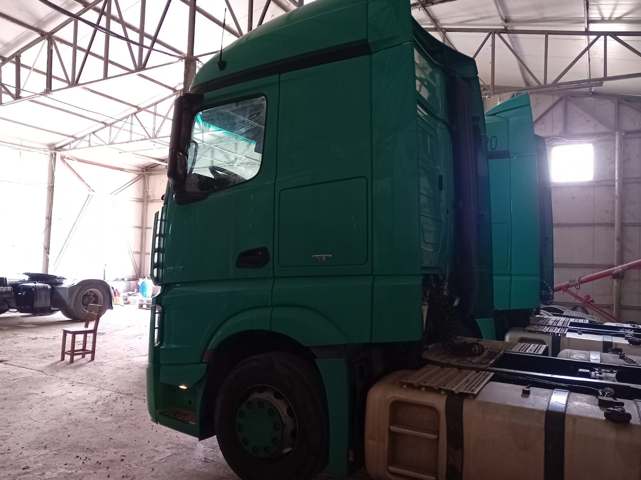 Mercedes-Benz Actros 18.45 - יחידת טרקטור: תמונה 4 Mercedes-Benz Actros 18.45 - יחידת טרקטור: תמונה 4