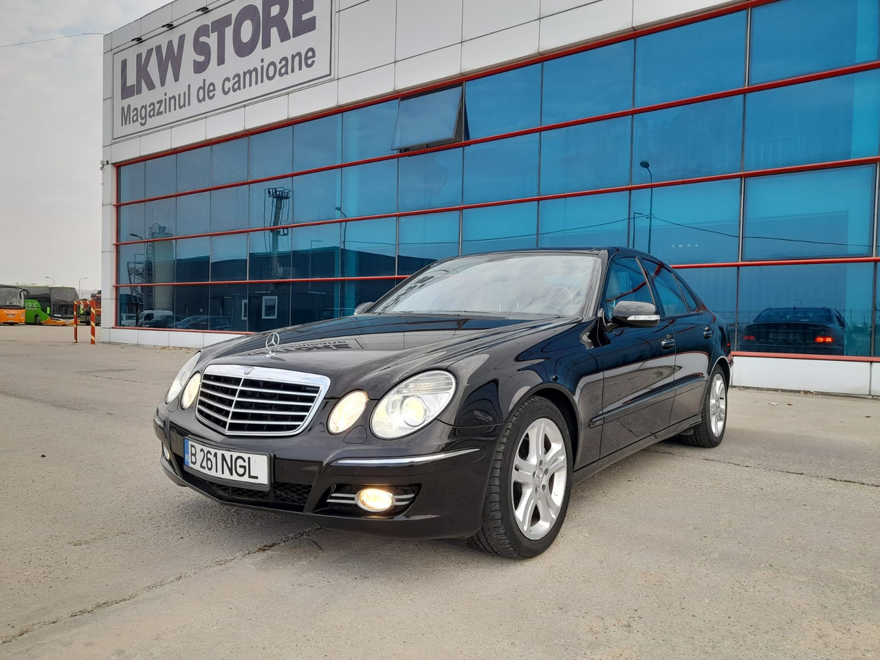 Mercedes Benz E350 - מכונית: תמונה 1 Mercedes Benz E350 - מכונית: תמונה 1