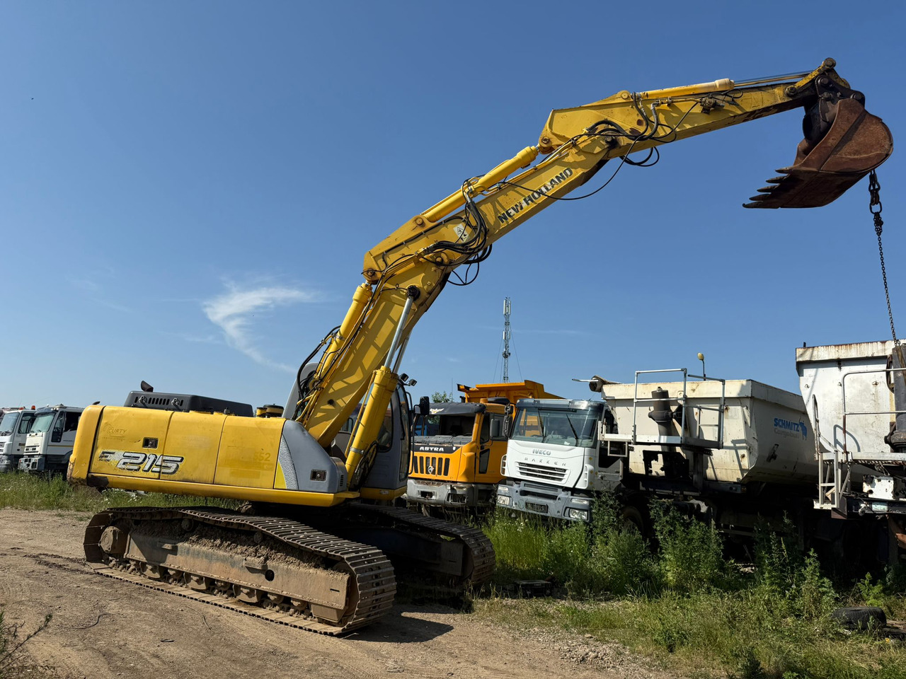 NEW HOLLAND E 215 EXCAVATOR - מחפר סורק: תמונה 1 NEW HOLLAND E 215 EXCAVATOR - מחפר סורק: תמונה 1