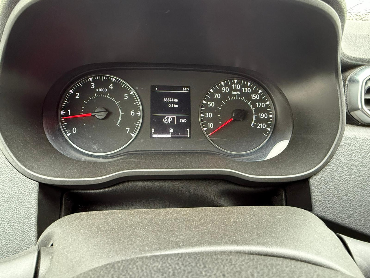SUV RENAULT DUSTER 4X4: תמונה 8