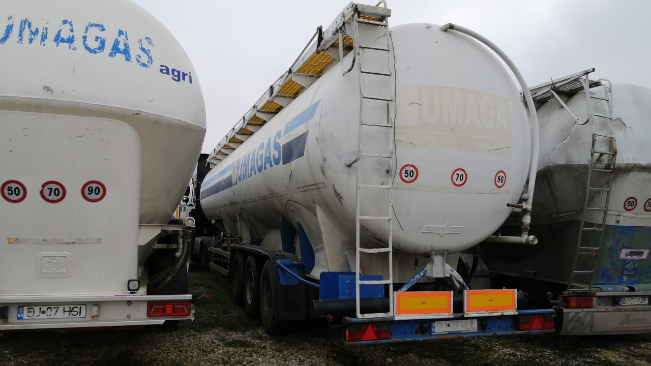 SPITZER Tank/Silo 57,000 l 4 Compartments for Powders/Feed/Water//Liquid Fertilizer/etc. - סמיטריילר Silo: תמונה 4 SPITZER Tank/Silo 57,000 l 4 Compartments for Powders/Feed/Water//Liquid Fertilizer/etc. - סמיטריילר Silo: תמונה 4