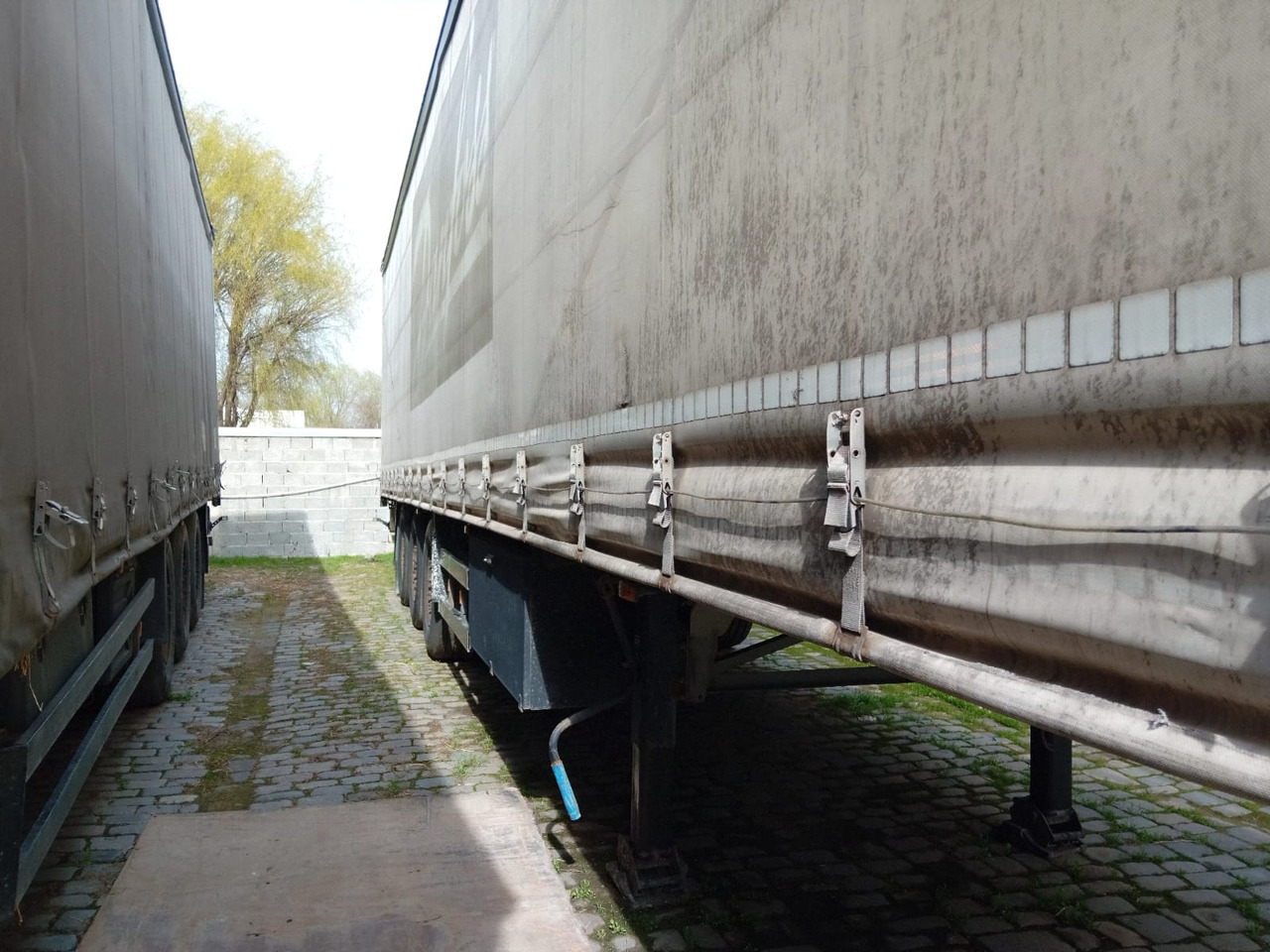 Schmitz S01 Semi-Trailer - סמיטריילר עם וילונות צד: תמונה 5 Schmitz S01 Semi-Trailer - סמיטריילר עם וילונות צד: תמונה 5