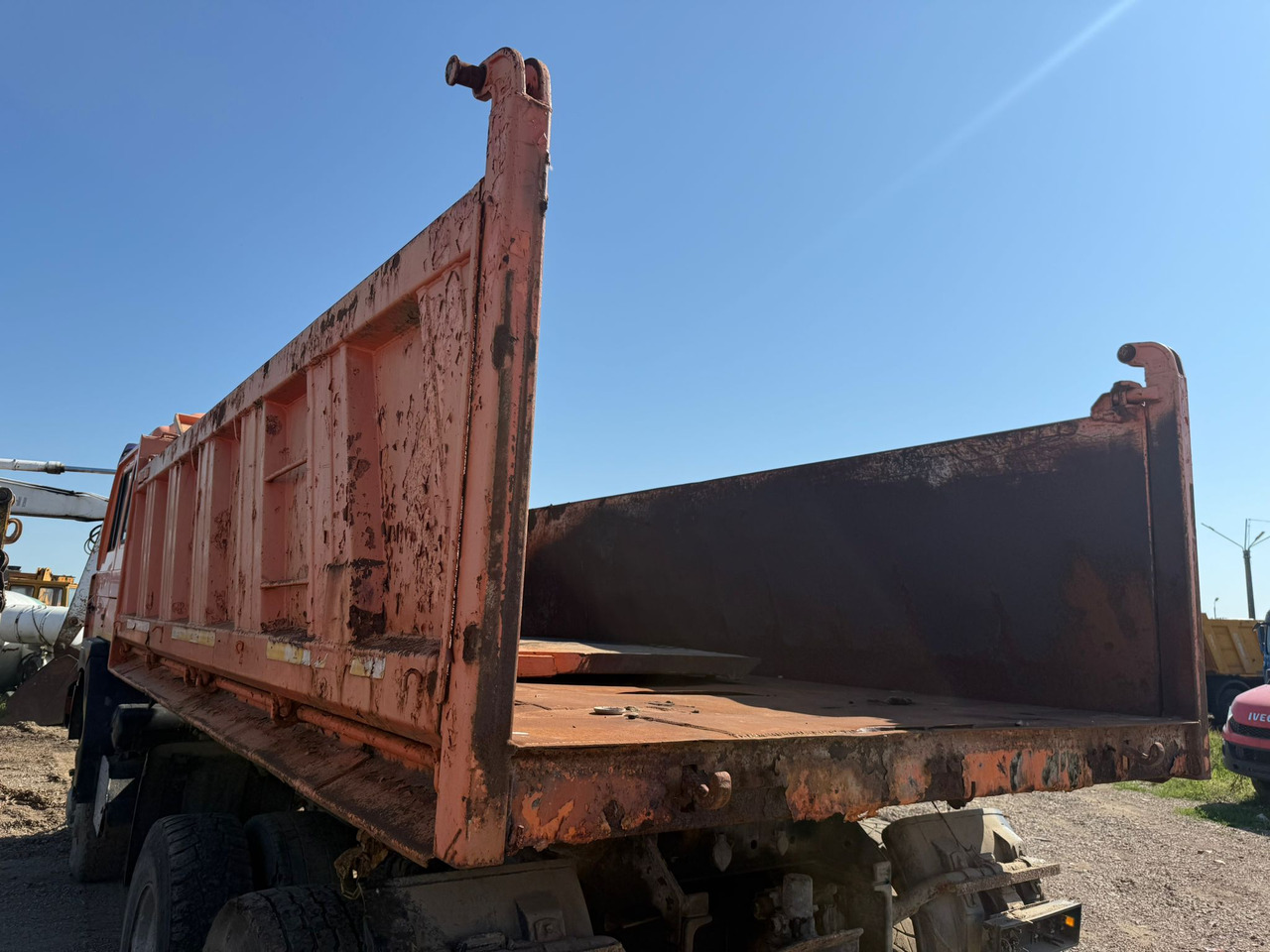 TIPPING BUCKET MEILLER KIPPER - גוף מזהיר: תמונה 5 TIPPING BUCKET MEILLER KIPPER - גוף מזהיר: תמונה 5